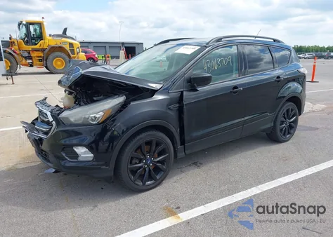 2017 Ford Escape Se z USA, uszkodzony, nr VIN 1FMCU9GD6HUA42963